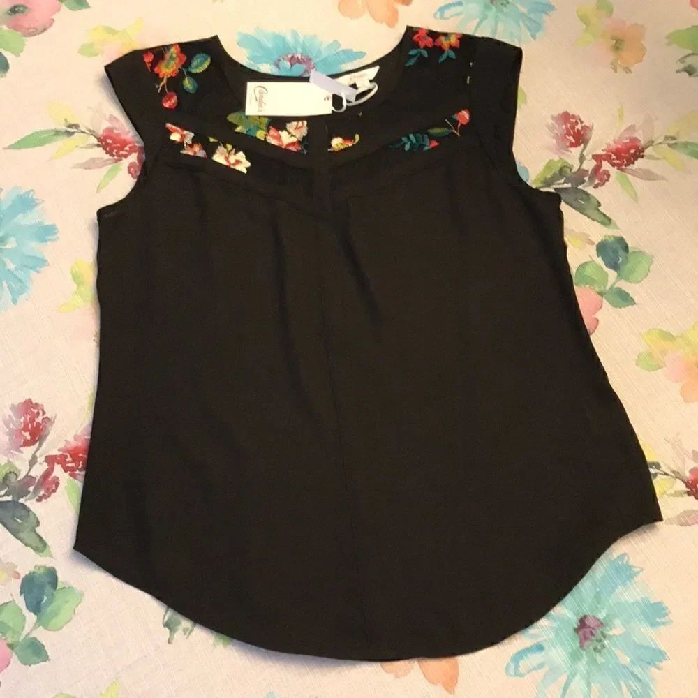 Black Floral Blouse Junior’s Medium